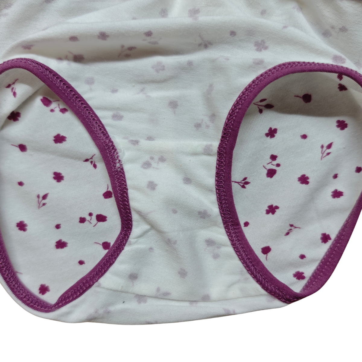 undie (22) undie (22)